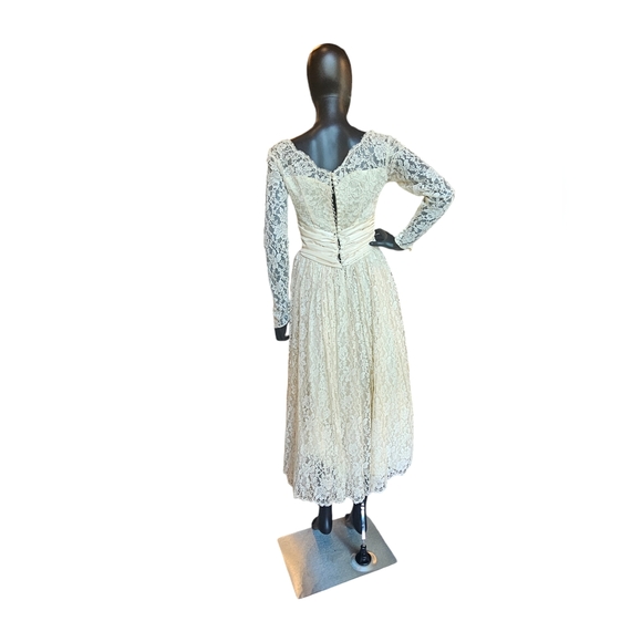 Vintage 50's Lace Tea Length "Courthouse" Wedding Gown - Picture 14 of 16